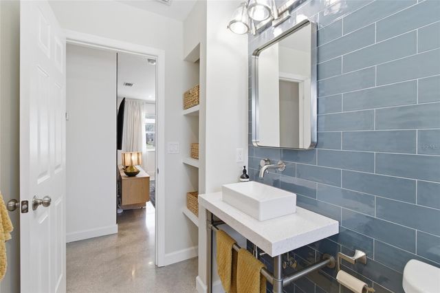 2121 PALM TERRACE, Sarasota, FL 34231