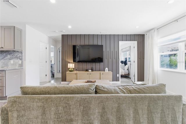 2121 PALM TERRACE, Sarasota, FL 34231