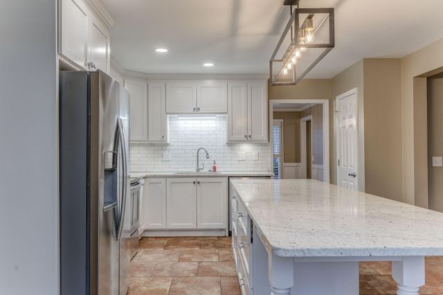 2002 Kingsridge Drive, Dalton, GA 30720