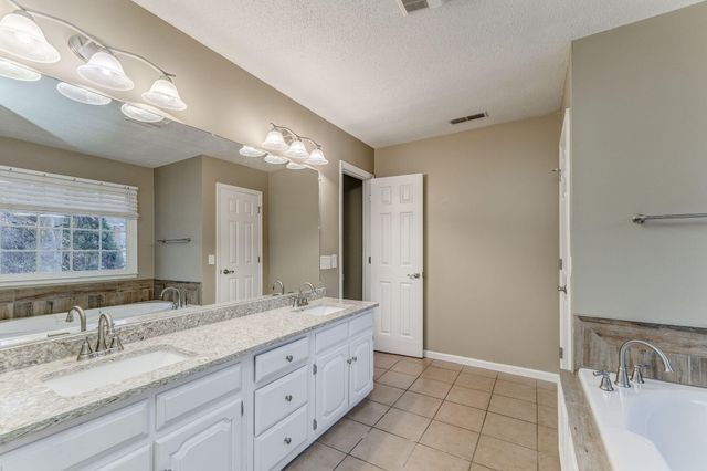 2002 Kingsridge Drive, Dalton, GA 30720