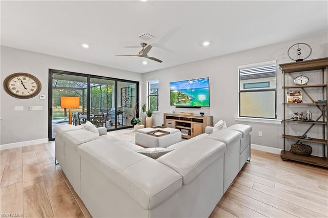 7763 Winding Cypress DR, Naples, FL 34114