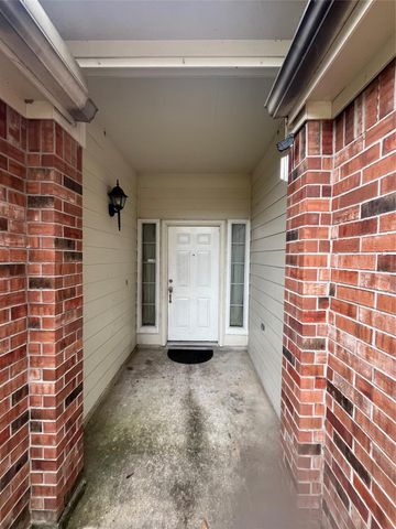 17148 Gleneagle Drive S, Conroe, TX 77385