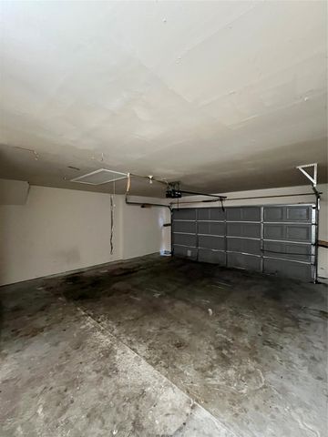 17148 Gleneagle Drive S, Conroe, TX 77385