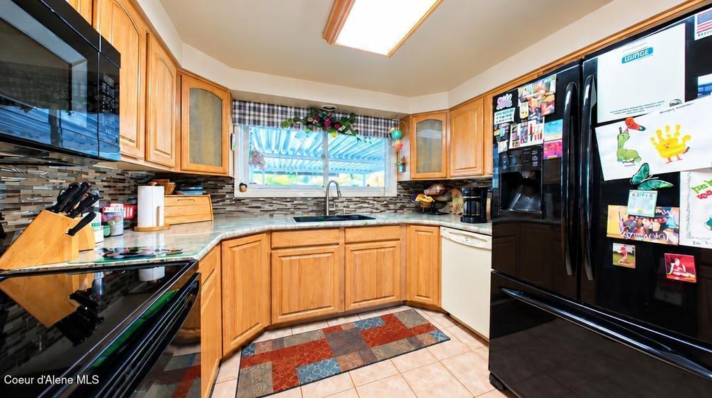 2313 N HONEYSUCKLE DR, Coeur d'Alene, ID 83814 photo 2