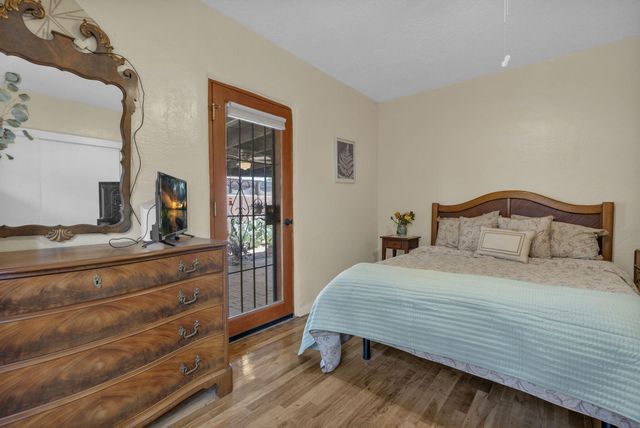 2213 Dora Avenue NW, Albuquerque, NM 87104