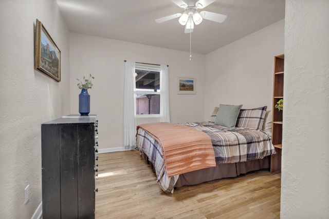 2213 Dora Avenue NW, Albuquerque, NM 87104