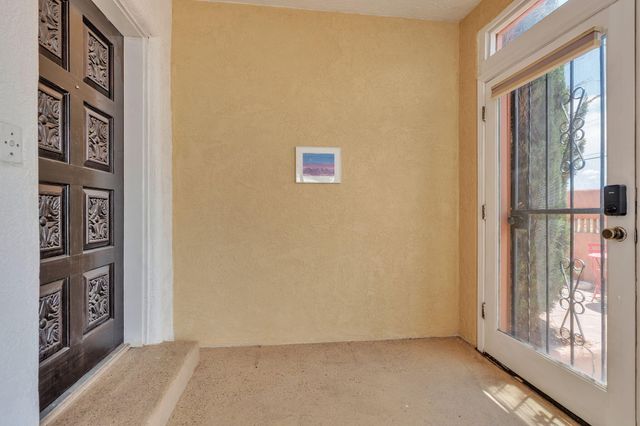 2213 Dora Avenue NW, Albuquerque, NM 87104