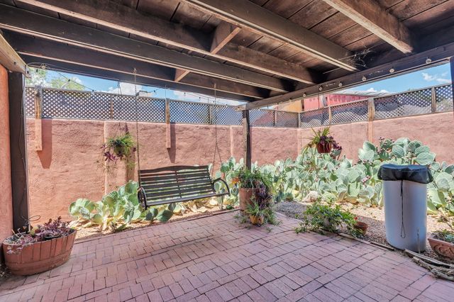 2213 Dora Avenue NW, Albuquerque, NM 87104