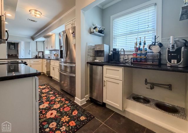 1210 W Country Club, Jonesboro, AR 72401