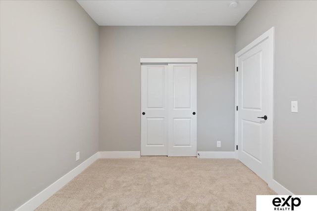 8114 S 177th Street, Omaha, NE 68136