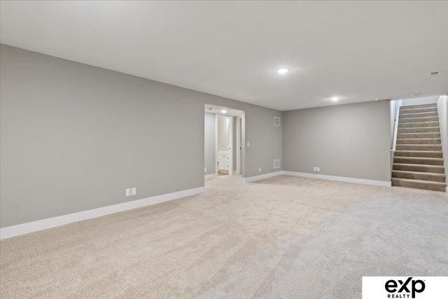 8114 S 177th Street, Omaha, NE 68136