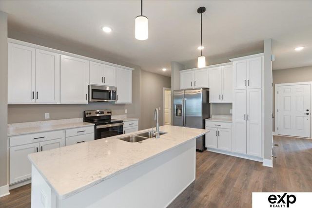 8114 S 177th Street, Omaha, NE 68136