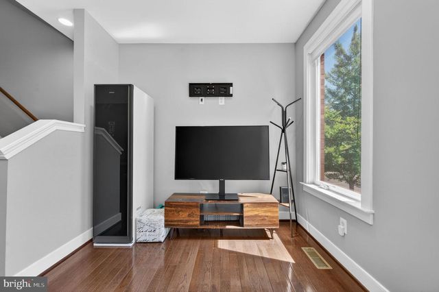 2944 STELLA BLUE LN, Fairfax, VA 22031