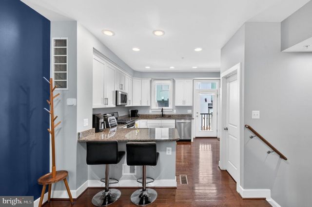 2944 STELLA BLUE LN, Fairfax, VA 22031