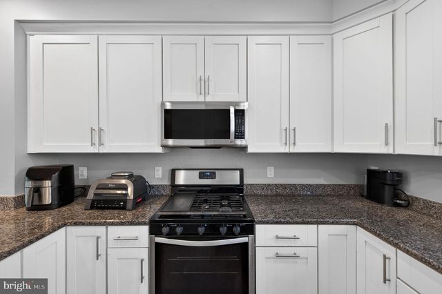 2944 STELLA BLUE LN, Fairfax, VA 22031