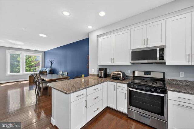 2944 STELLA BLUE LN, Fairfax, VA 22031