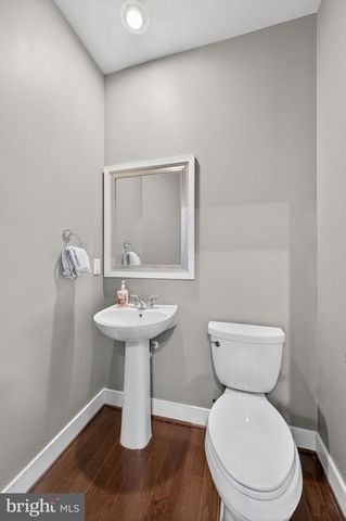 2944 STELLA BLUE LN, Fairfax, VA 22031