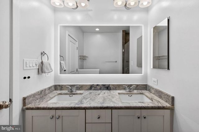 2944 STELLA BLUE LN, Fairfax, VA 22031