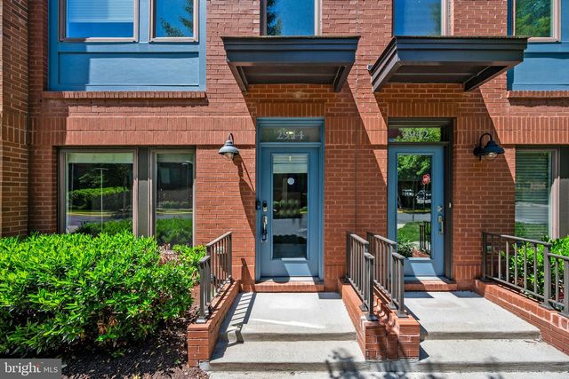 2944 STELLA BLUE LN, Fairfax, VA 22031
