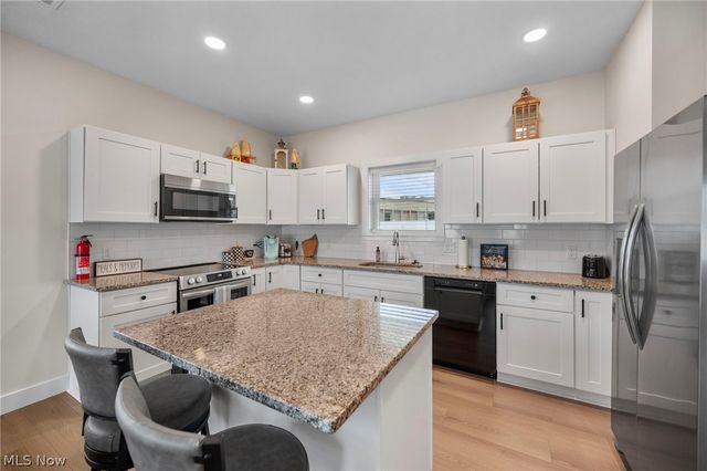 231 Lake Avenue, Ashtabula, OH 44004