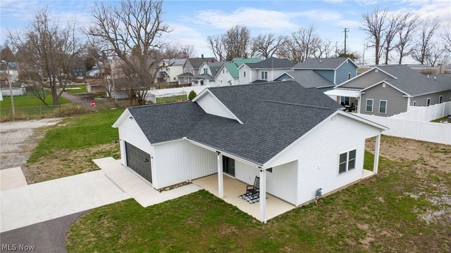 231 Lake Avenue, Ashtabula, OH 44004