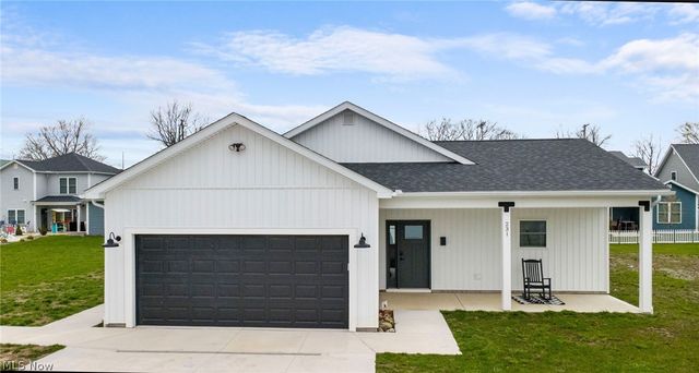 231 Lake Avenue, Ashtabula, OH 44004