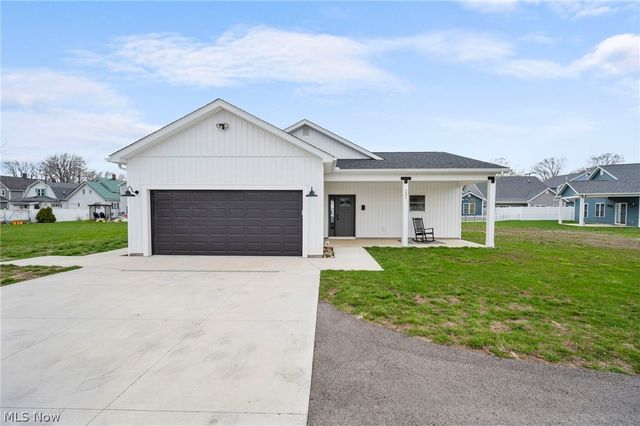 231 Lake Avenue, Ashtabula, OH 44004