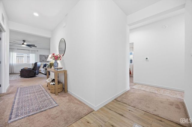 910 Hartlepool Avenue, Bakersfield, CA 93307