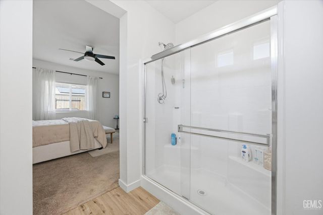 910 Hartlepool Avenue, Bakersfield, CA 93307