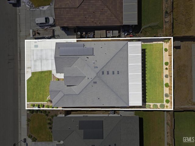 910 Hartlepool Avenue, Bakersfield, CA 93307