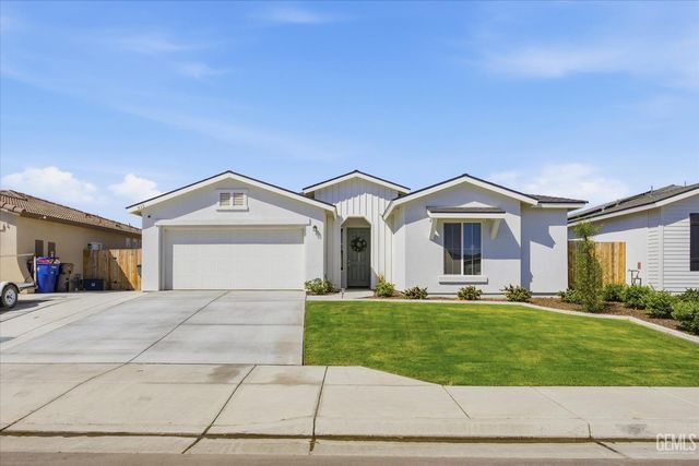 910 Hartlepool Avenue, Bakersfield, CA 93307