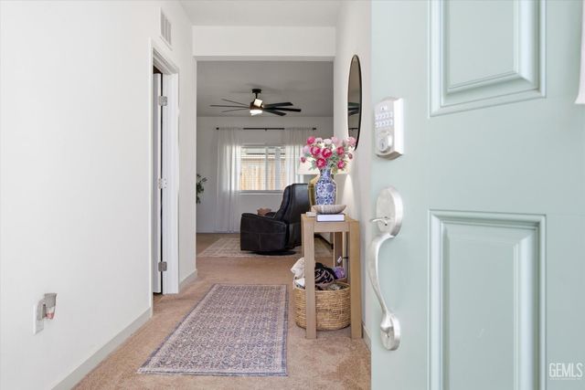 910 Hartlepool Avenue, Bakersfield, CA 93307