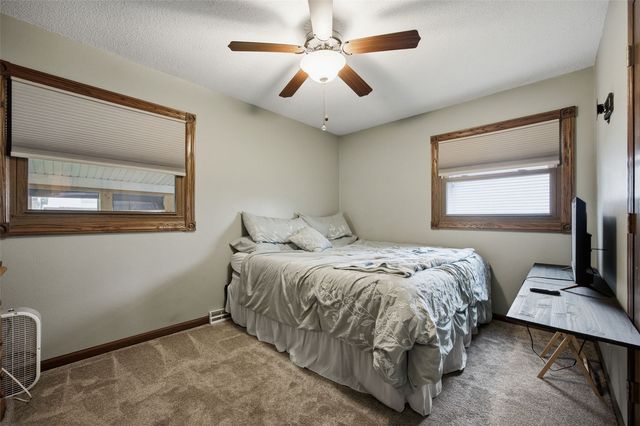 915 Krumboltz Drive, Marion, IA 52302