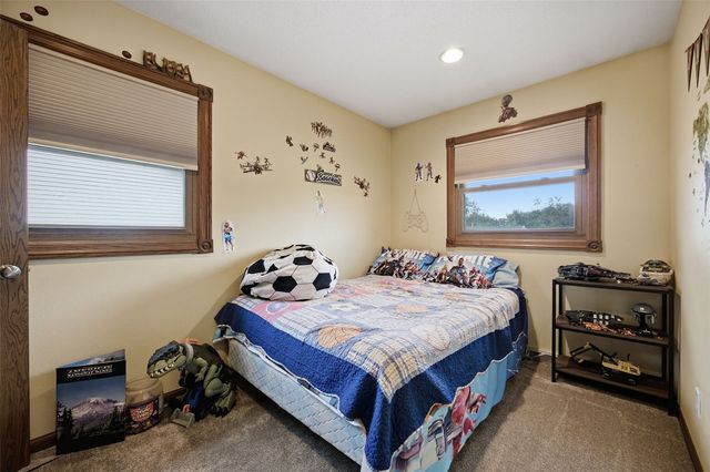 915 Krumboltz Drive, Marion, IA 52302