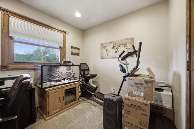 915 Krumboltz Drive, Marion, IA 52302