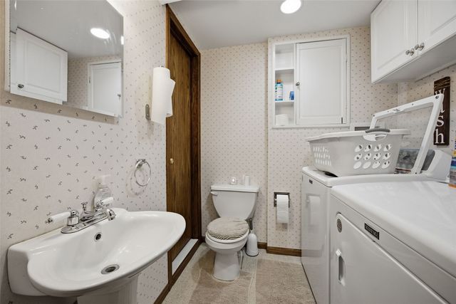 915 Krumboltz Drive, Marion, IA 52302