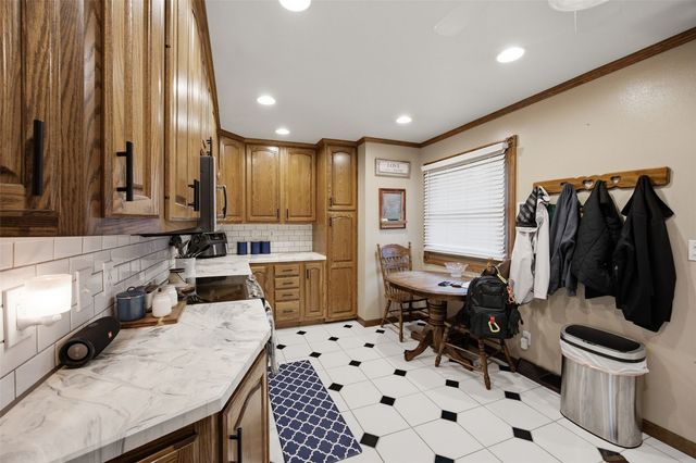915 Krumboltz Drive, Marion, IA 52302