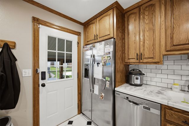 915 Krumboltz Drive, Marion, IA 52302