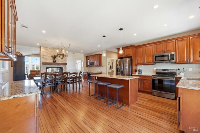 1640 Jenna Pl, Santa Rosa, CA 95403