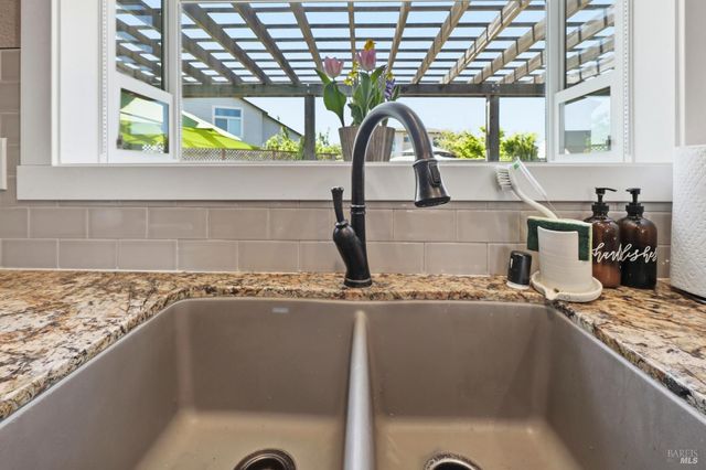 1640 Jenna Pl, Santa Rosa, CA 95403