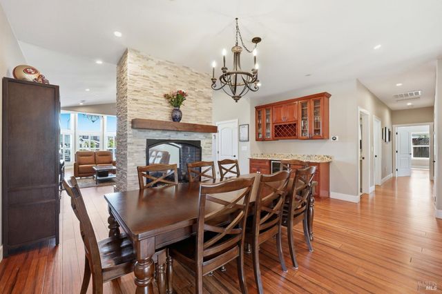 1640 Jenna Pl, Santa Rosa, CA 95403