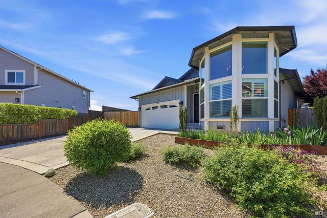 1640 Jenna Pl, Santa Rosa, CA 95403