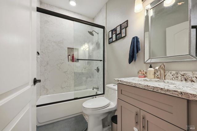 1640 Jenna Pl, Santa Rosa, CA 95403