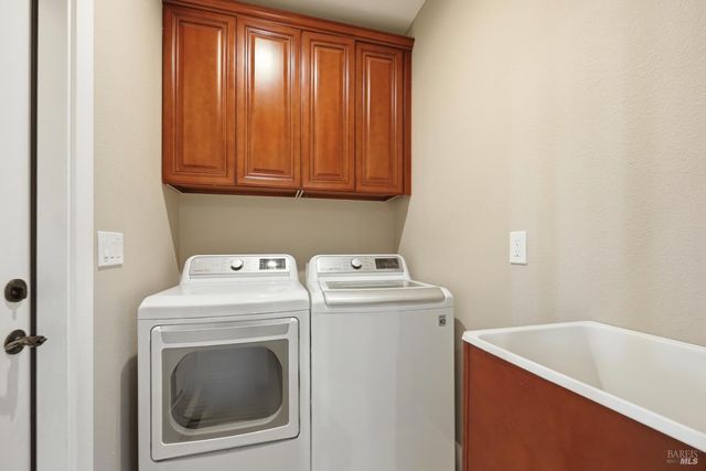 1640 Jenna Pl, Santa Rosa, CA 95403