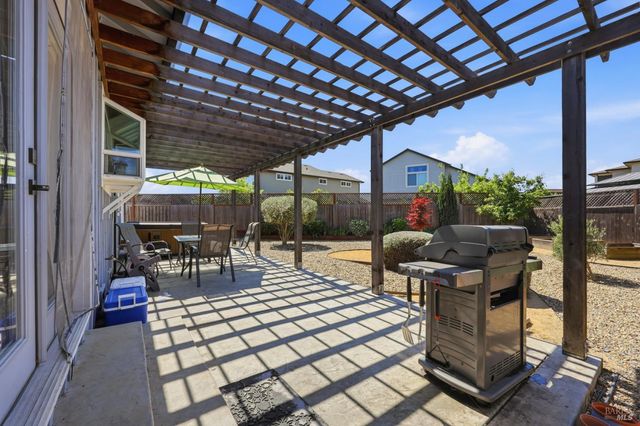 1640 Jenna Pl, Santa Rosa, CA 95403