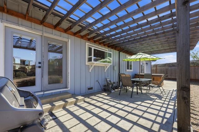 1640 Jenna Pl, Santa Rosa, CA 95403