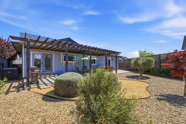 1640 Jenna Pl, Santa Rosa, CA 95403