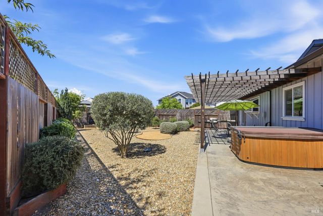 1640 Jenna Pl, Santa Rosa, CA 95403