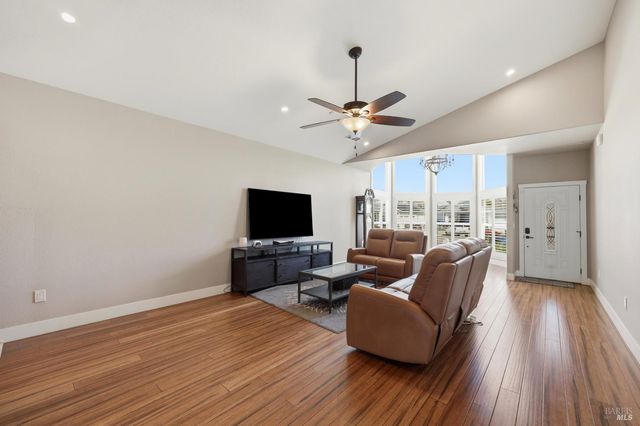 1640 Jenna Pl, Santa Rosa, CA 95403