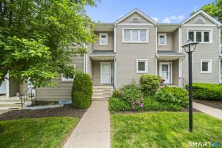 102 Oak Ridge Drive 102, Windsor Locks, CT 06096